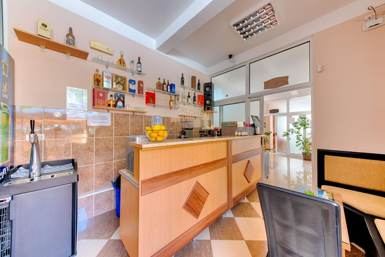 Hotel Dana Чань Экстерьер фото