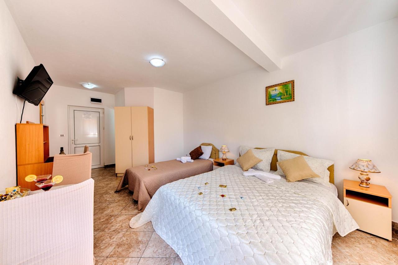 Hotel Dana Чань Экстерьер фото