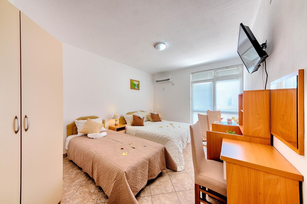 Hotel Dana Чань Экстерьер фото