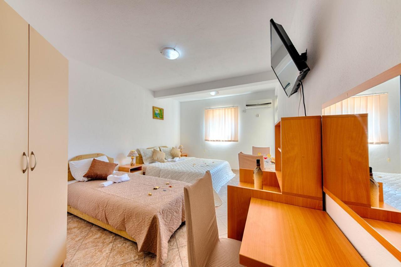Hotel Dana Чань Экстерьер фото